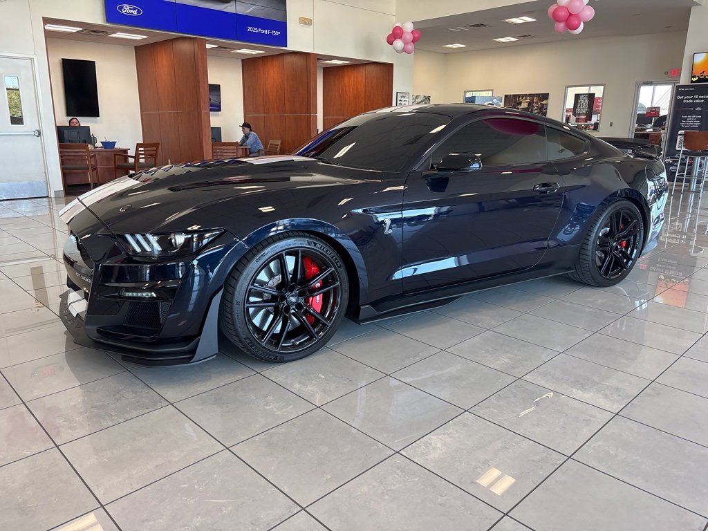 Used 2021 Ford Mustang Shelby GT500 w/ Carbon Fiber Track Pack