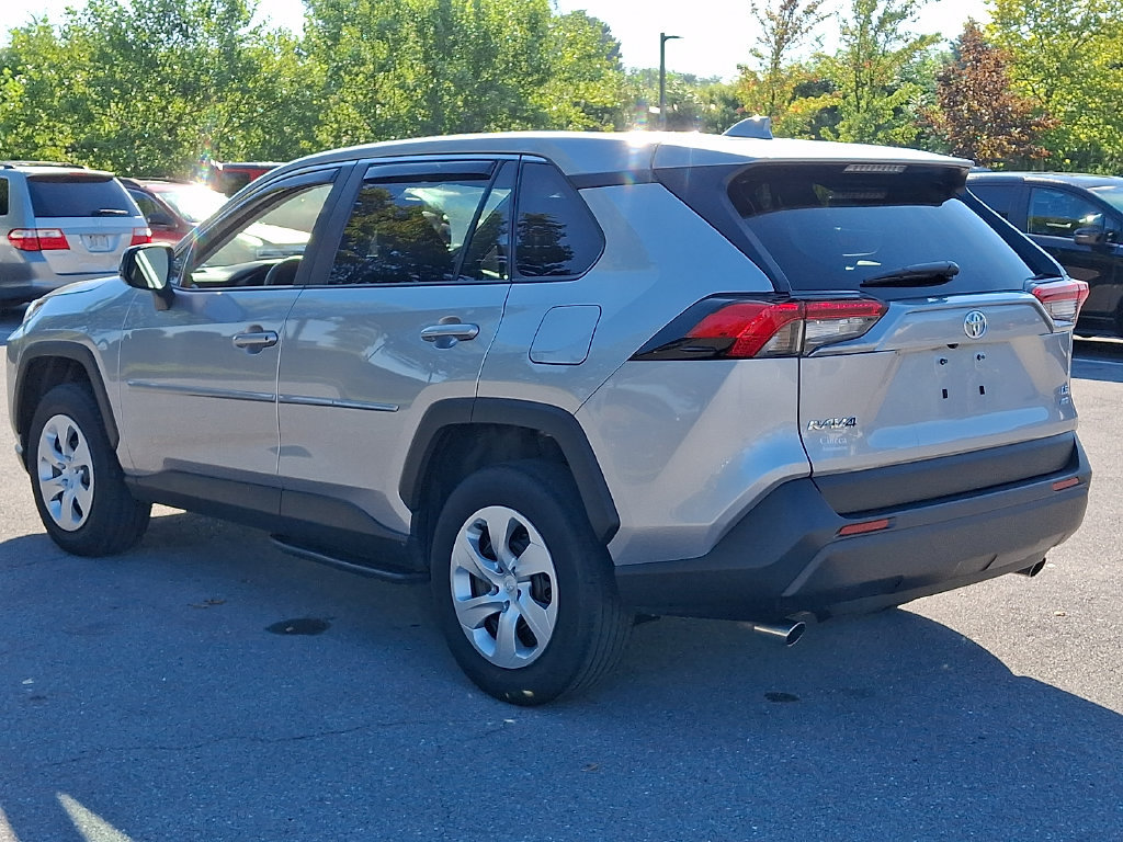 Used 2025 Toyota RAV4 LE AWD/4WD image 7