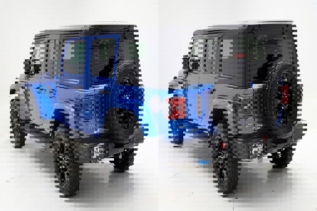 Used 2023 Jeep Wrangler Unlimited Sahara w/ Cold Weather Group AWD/4WD image 6