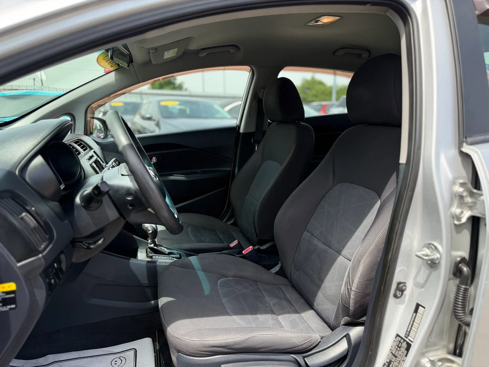 Used 2015 Kia Rio LX FWD image 31