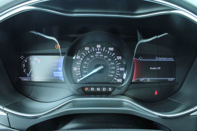 Used 2015 Ford Fusion SE FWD image 25