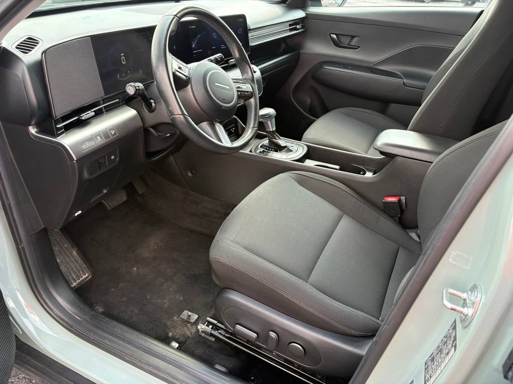 Used 2025 Hyundai Kona SEL AWD/4WD image 14