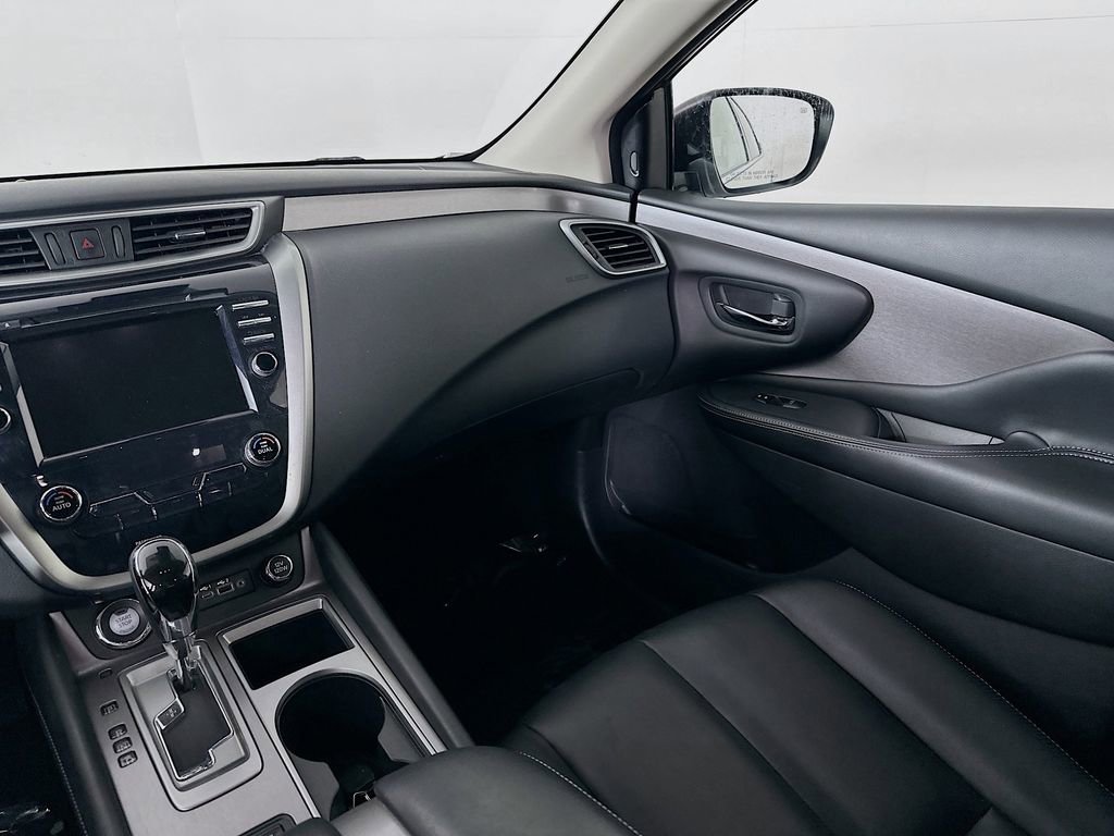 Certified 2024 Nissan Murano SV w/ SV Midnight Edition Package image 32