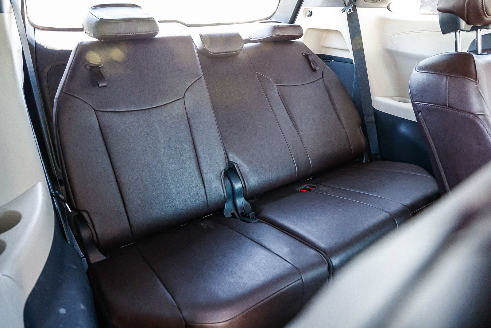 Used 2024 Toyota Sienna Platinum FWD image 19