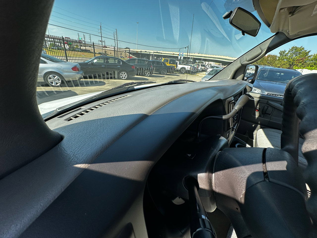 Used 2006 Chevrolet Express 3500 Passenger w/ LT Preferred Equipment Group image 26