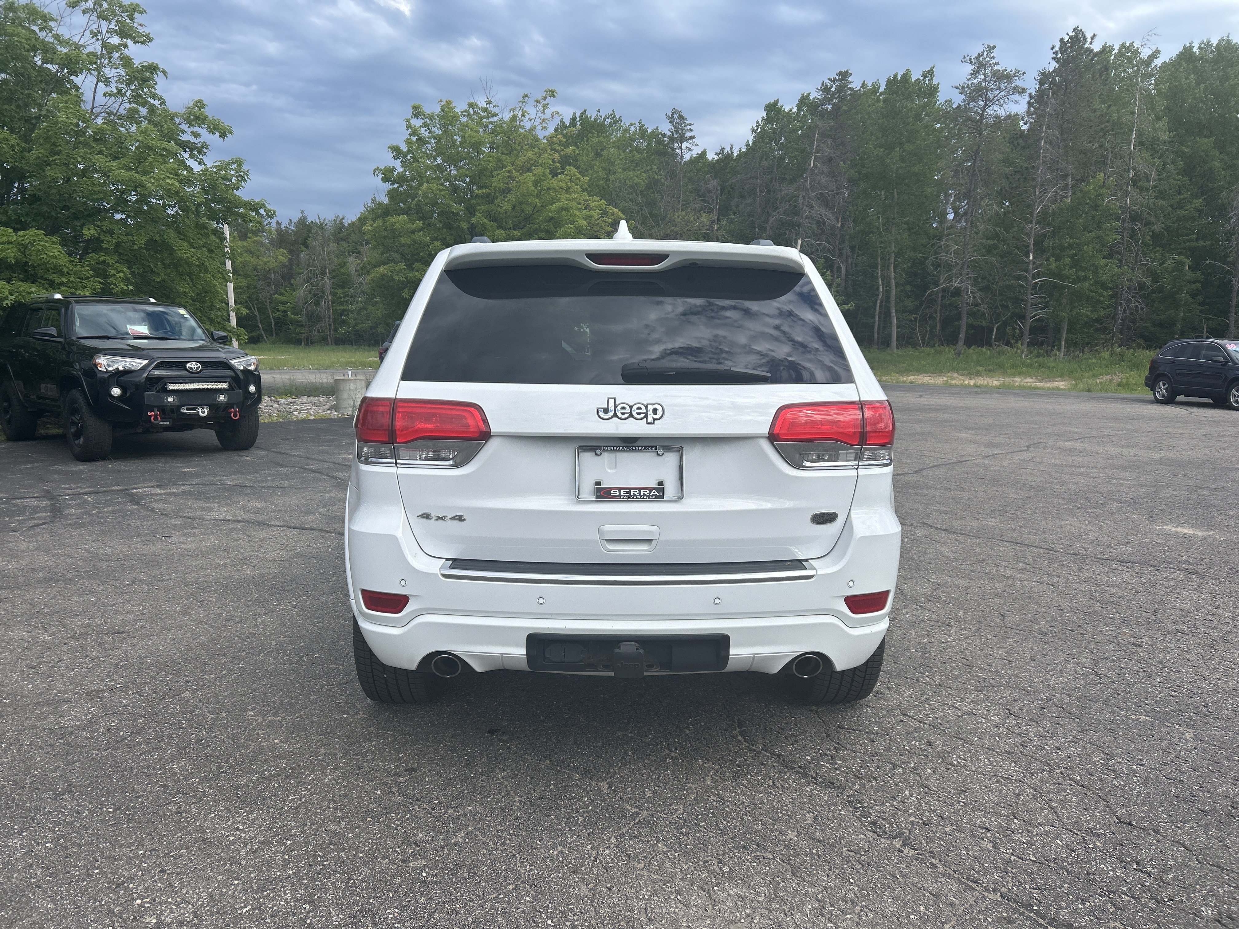 Used 2018 Jeep Grand Cherokee Overland AWD/4WD image 4
