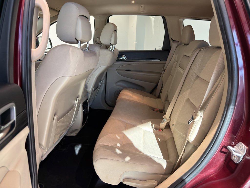 Used 2020 Jeep Grand Cherokee Laredo image 20