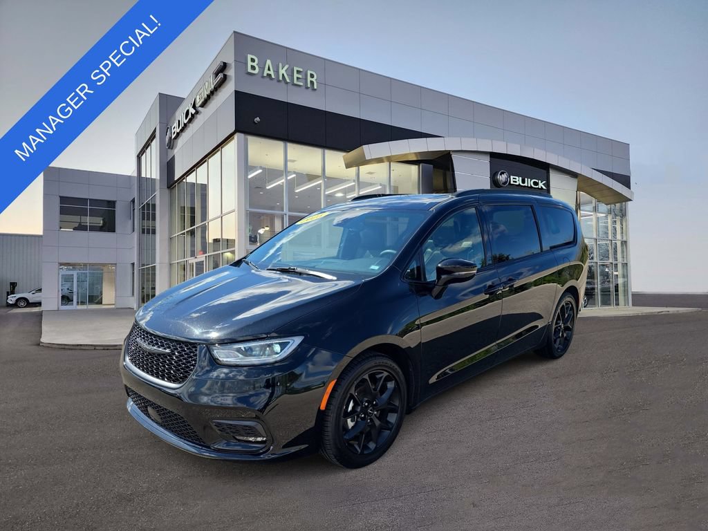 Used 2025 Chrysler Pacifica Limited FWD image 1