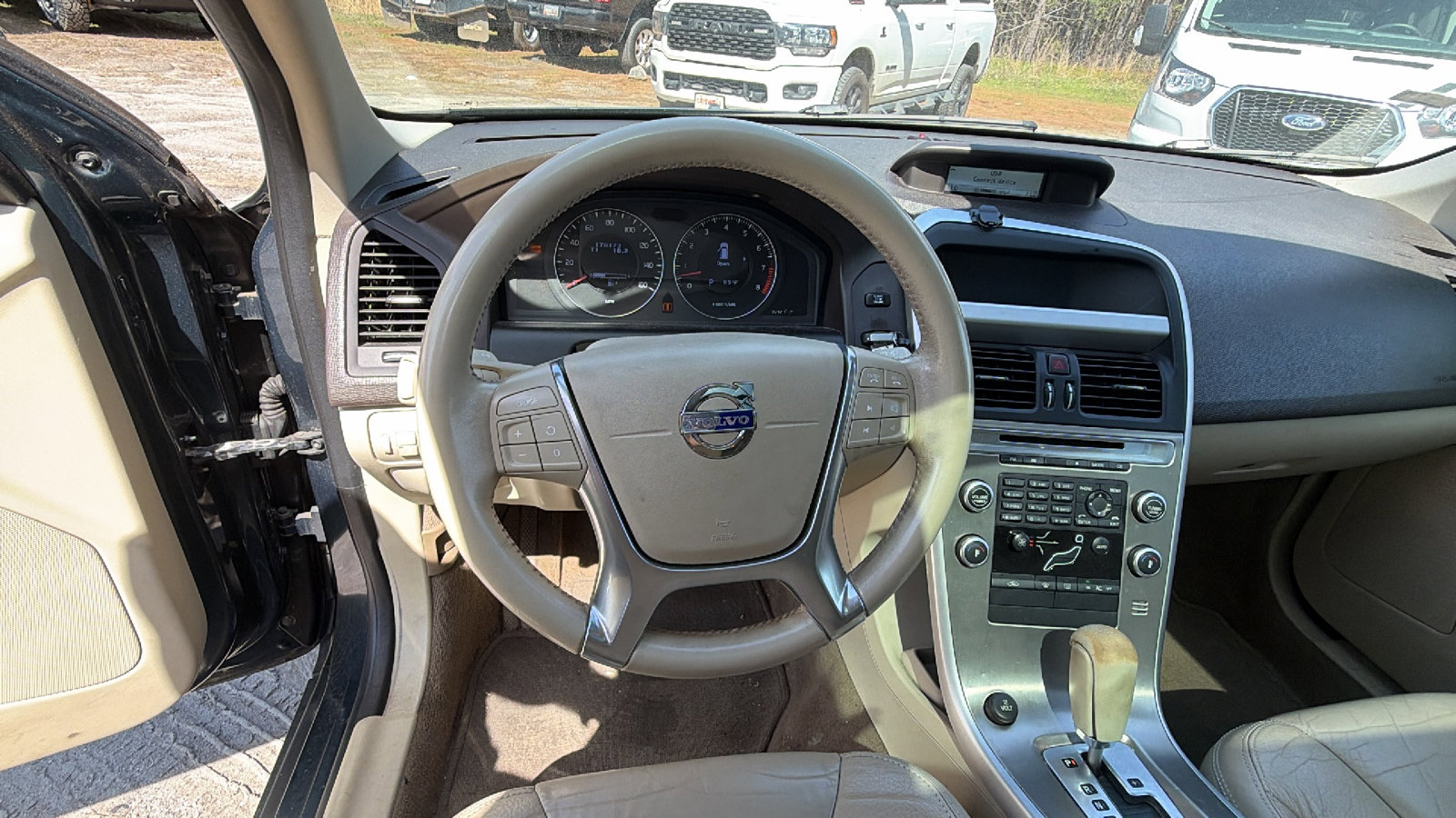 Used 2011 Volvo XC60 3.2 R-Design image 22