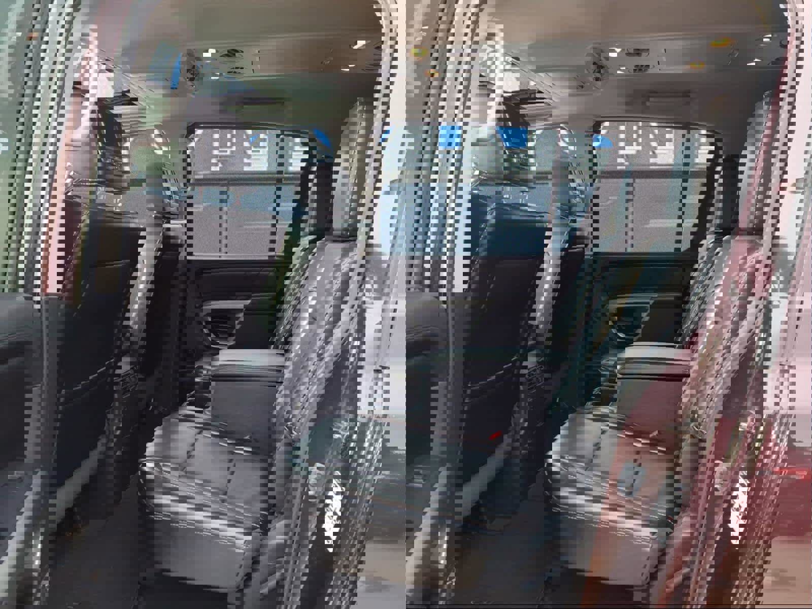 Used 2015 Nissan Armada Platinum w/ 2nd Row Captain Seat Package image 7