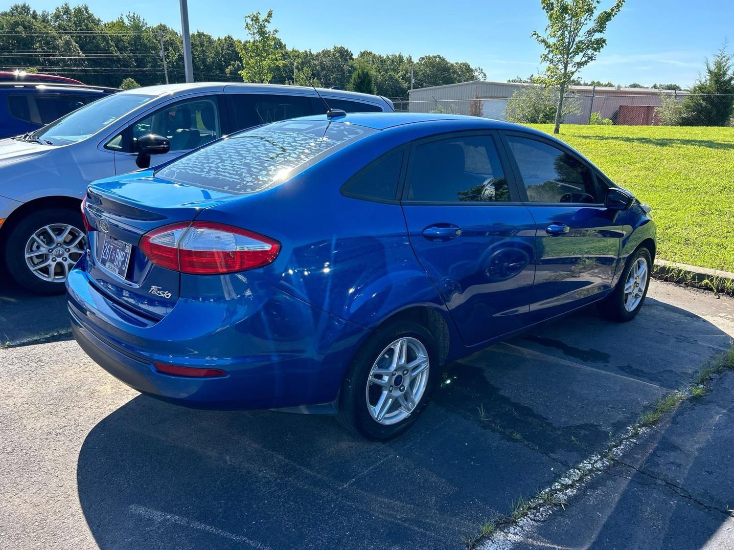 Used 2019 Ford Fiesta SE FWD image 2