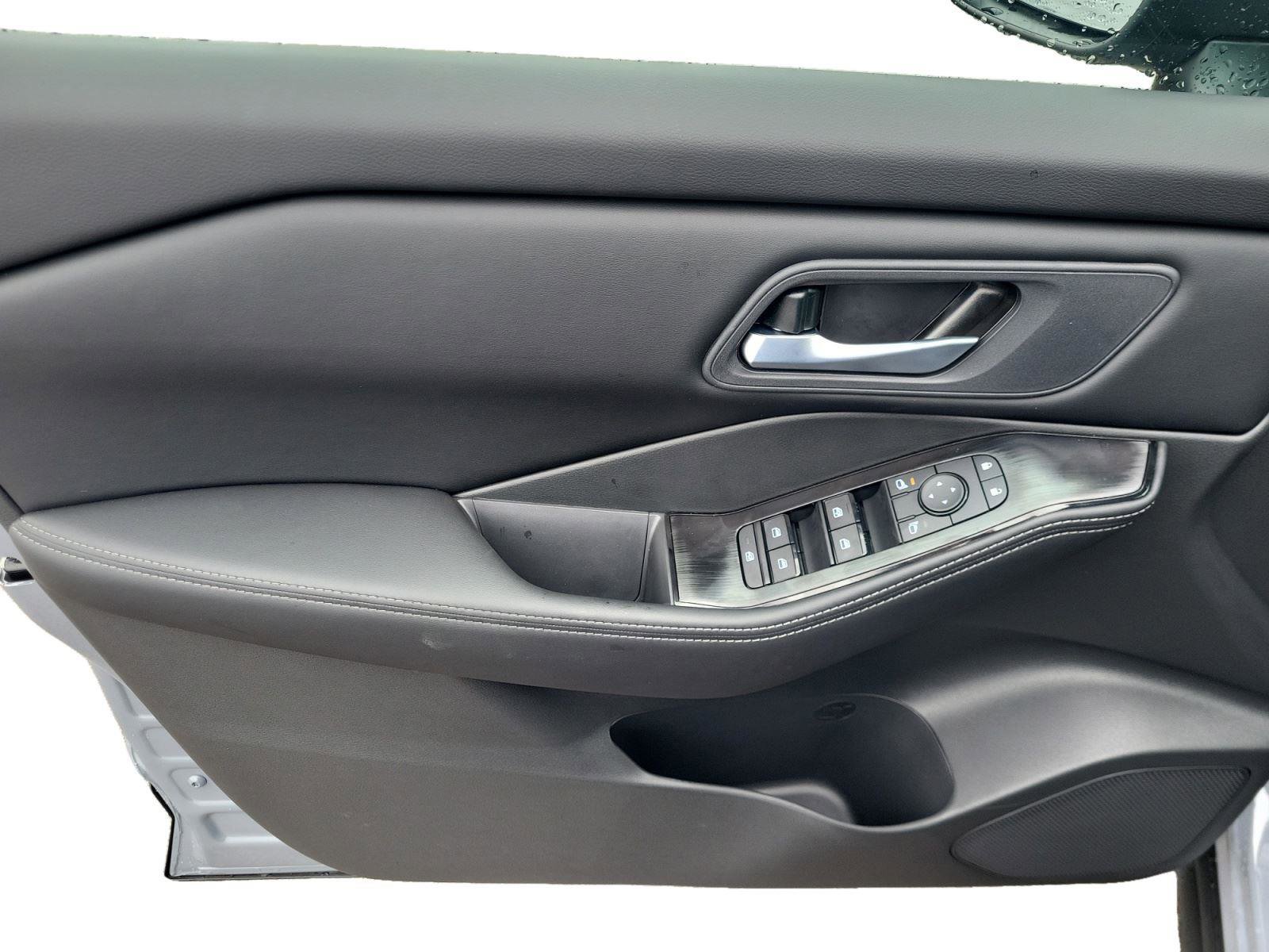 New 2026 Nissan Rogue SV w/ Cold Weather Package image 9