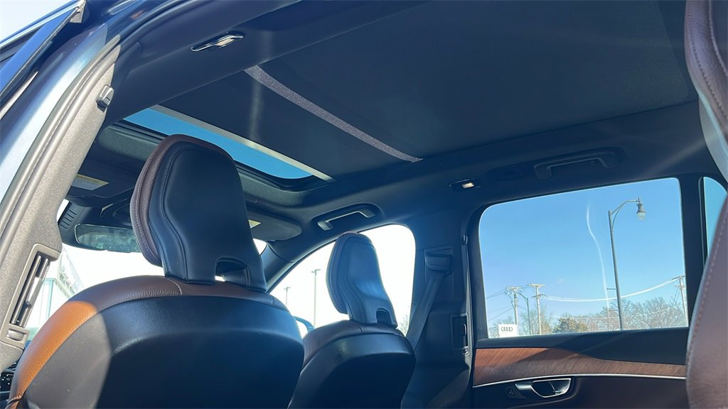 Certified 2023 Volvo XC90 B5 Plus w/ Protection Package image 40