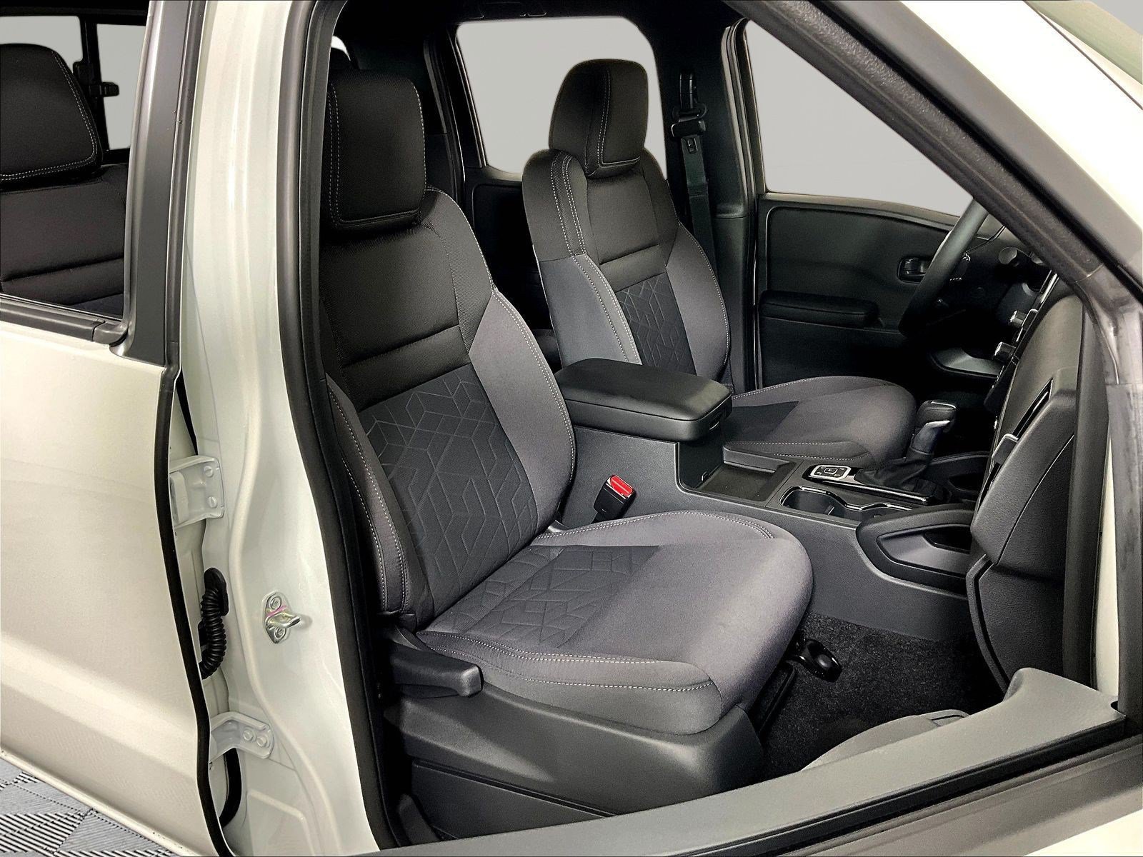 New 2026 Nissan Frontier SV w/ SV Convenience Package AWD/4WD image 18