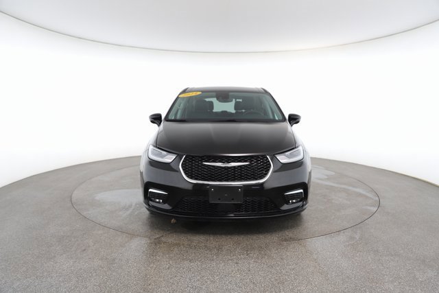 Used 2024 Chrysler Pacifica Touring-L image 30