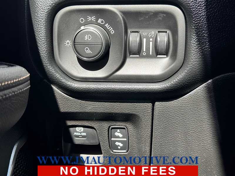Used 2021 RAM 1500 Laramie w/ Sport Appearance Package AWD/4WD image 33