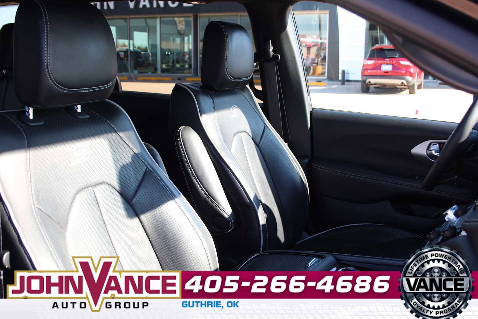 Used 2025 Chrysler Pacifica Limited FWD image 20