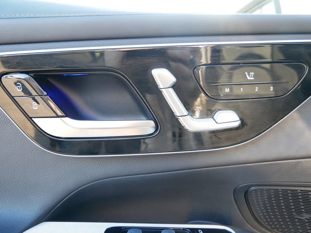 Used 2023 Mercedes-Benz GLC 300 4MATIC image 16