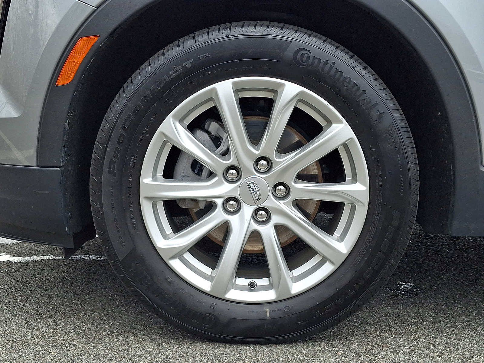 Certified 2023 Cadillac XT4 Luxury w/ Cold Weather Package AWD/4WD image 6