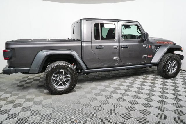 Used 2025 Jeep Gladiator Mojave w/ Convenience Group AWD/4WD image 28
