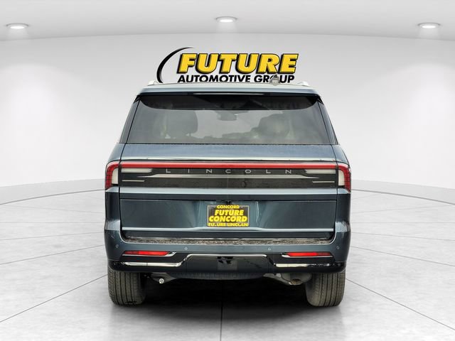New 2025 Lincoln Navigator Reserve image 4
