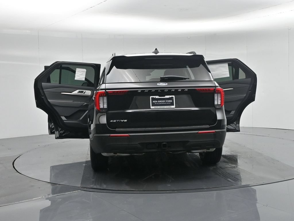 New 2026 Ford Explorer Active RWD image 54