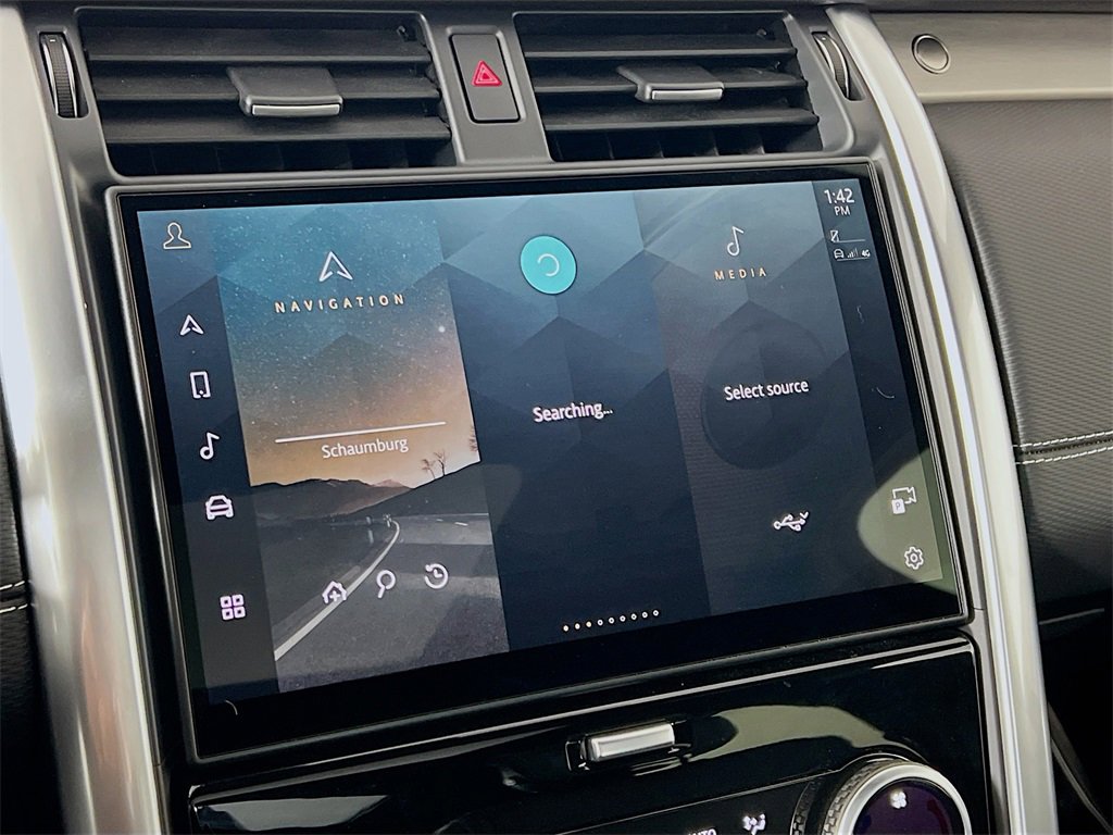 Certified 2024 Land Rover Discovery Dynamic SE image 15