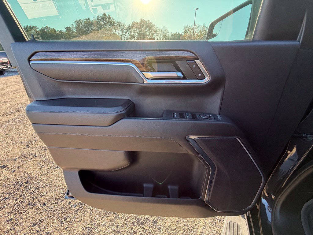 Used 2024 GMC Sierra 1500 Elevation AWD/4WD image 5