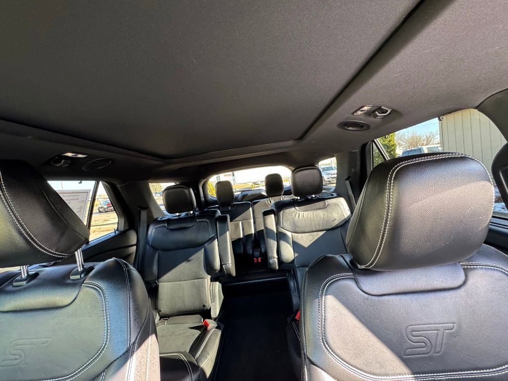 Used 2022 Ford Explorer ST w/ ST Street Pack image 20