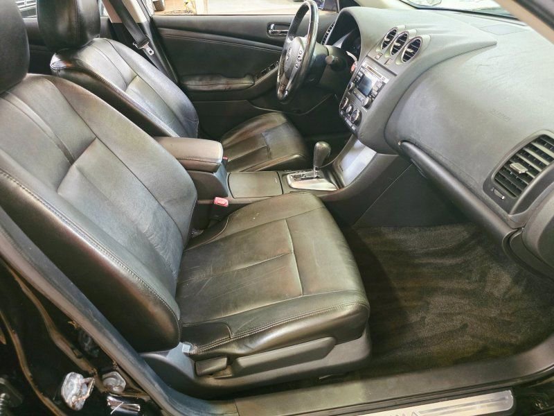 Used 2010 Nissan Altima 3.5 SR w/ Premium Pkg FWD image 5