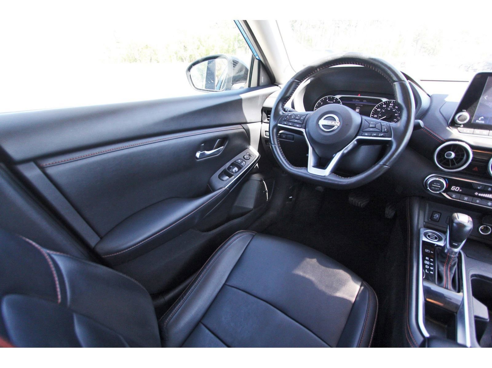 Used 2024 Nissan Sentra SR w/ SR Premium Package image 11