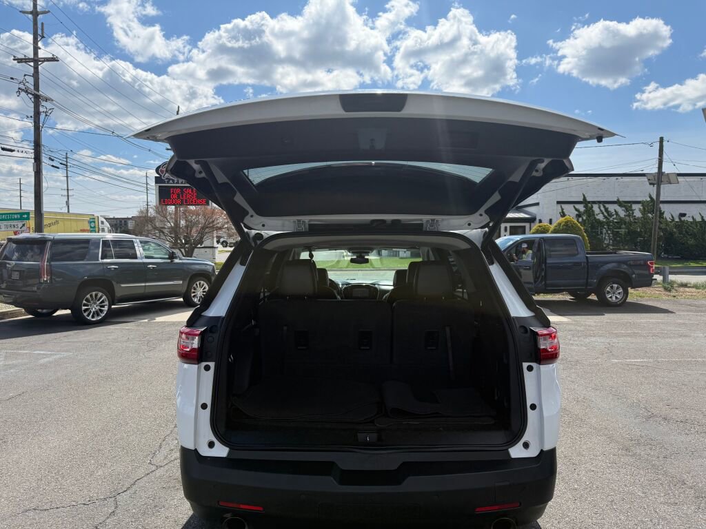 Used 2019 Chevrolet Traverse LT w/ LT Premium Package AWD/4WD image 35