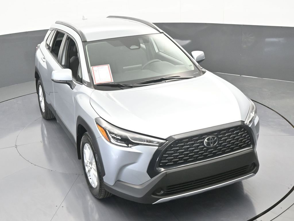 Used 2023 Toyota Corolla Cross LE image 49