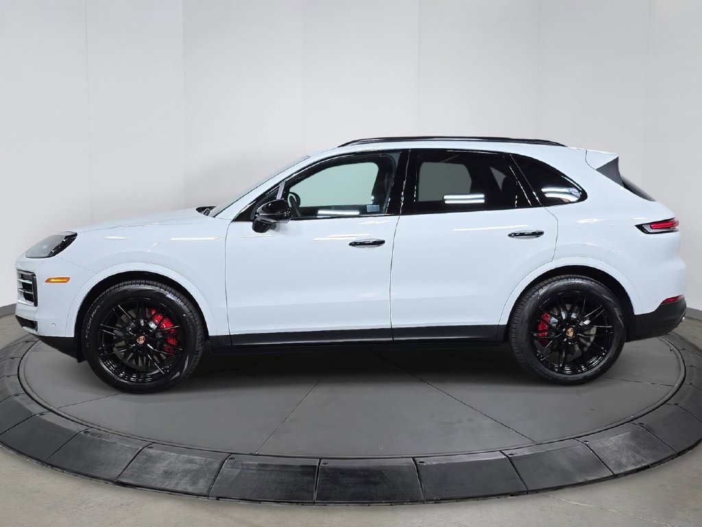 Certified 2026 Porsche Cayenne S AWD/4WD image 2