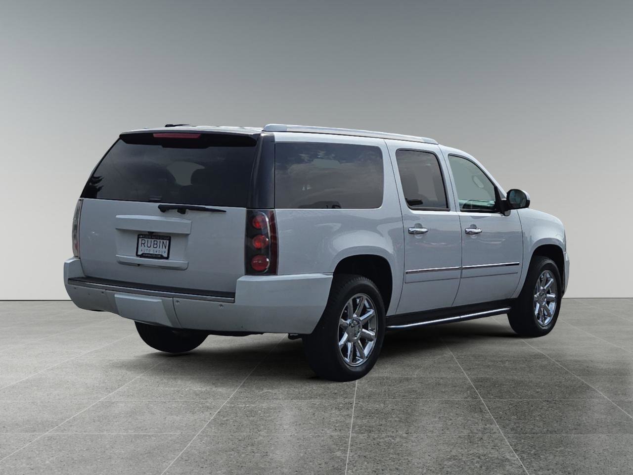 Used 2011 GMC Yukon XL Denali AWD/4WD image 7