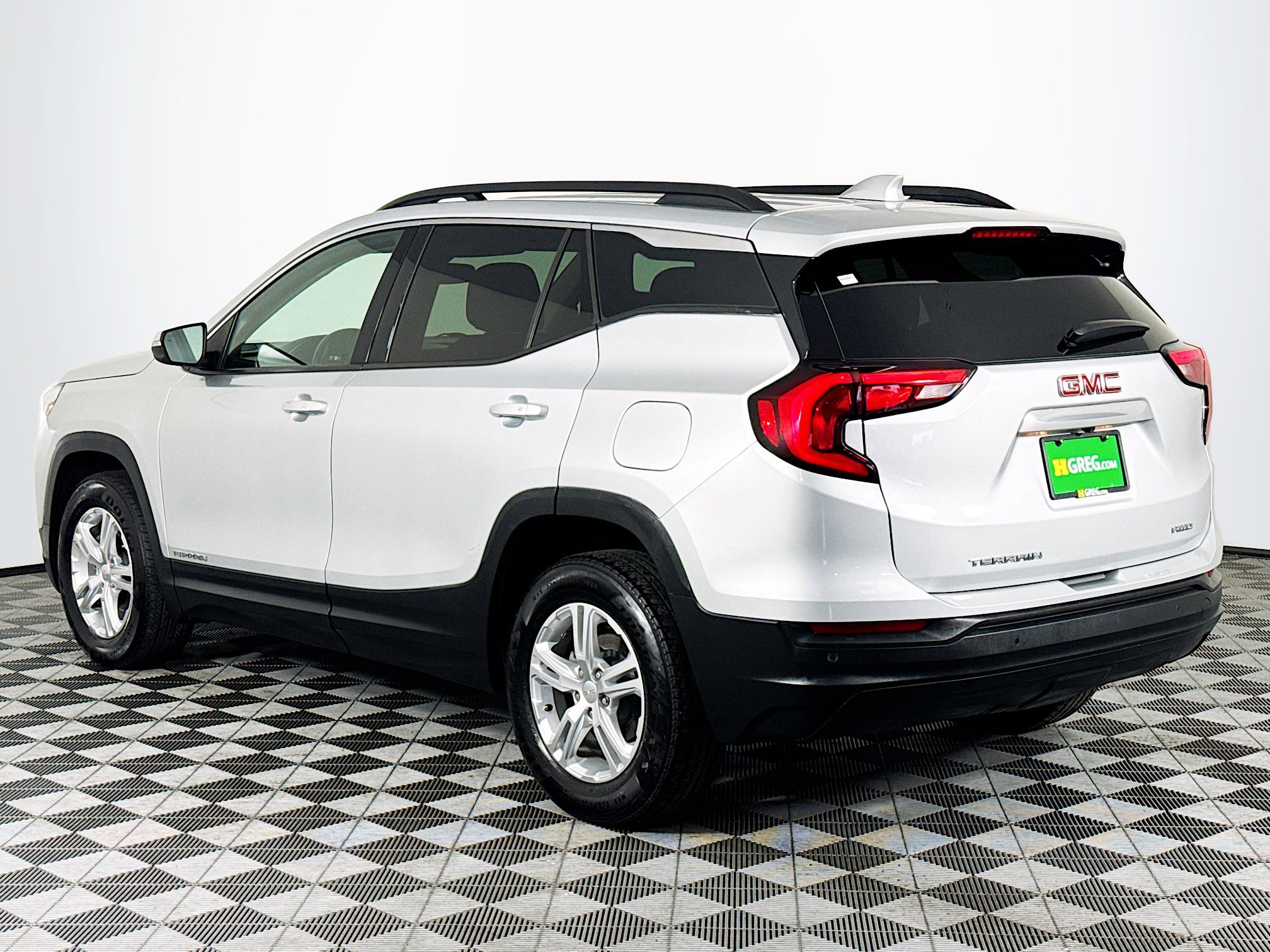 Used 2018 GMC Terrain SLE w/ Driver Convenience Package image 6