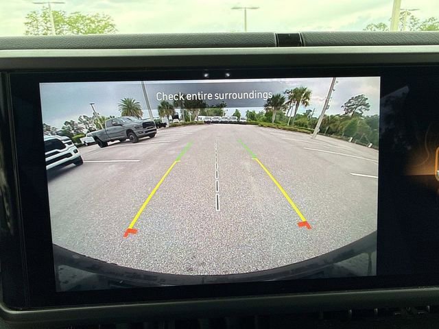 Used 2025 Jeep Wrangler Unlimited Sahara AWD/4WD image 25