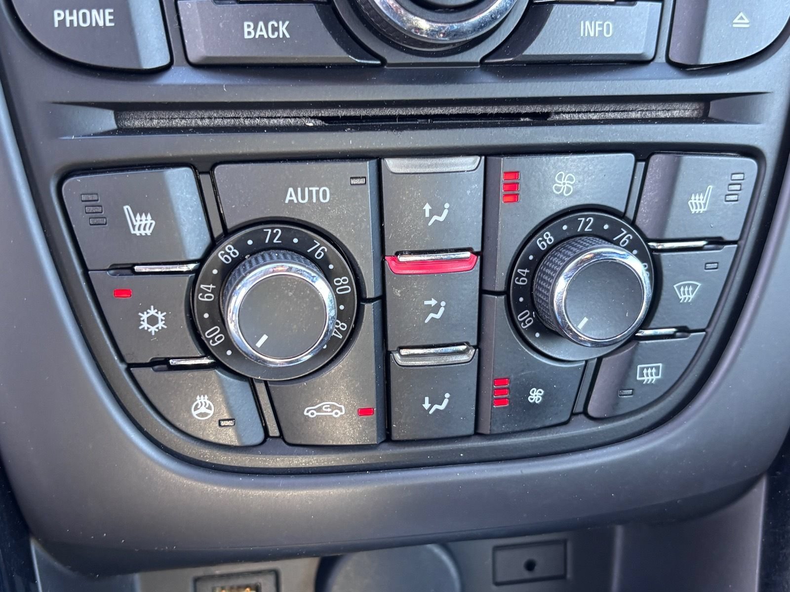 Used 2019 Buick Cascada Premium FWD image 32