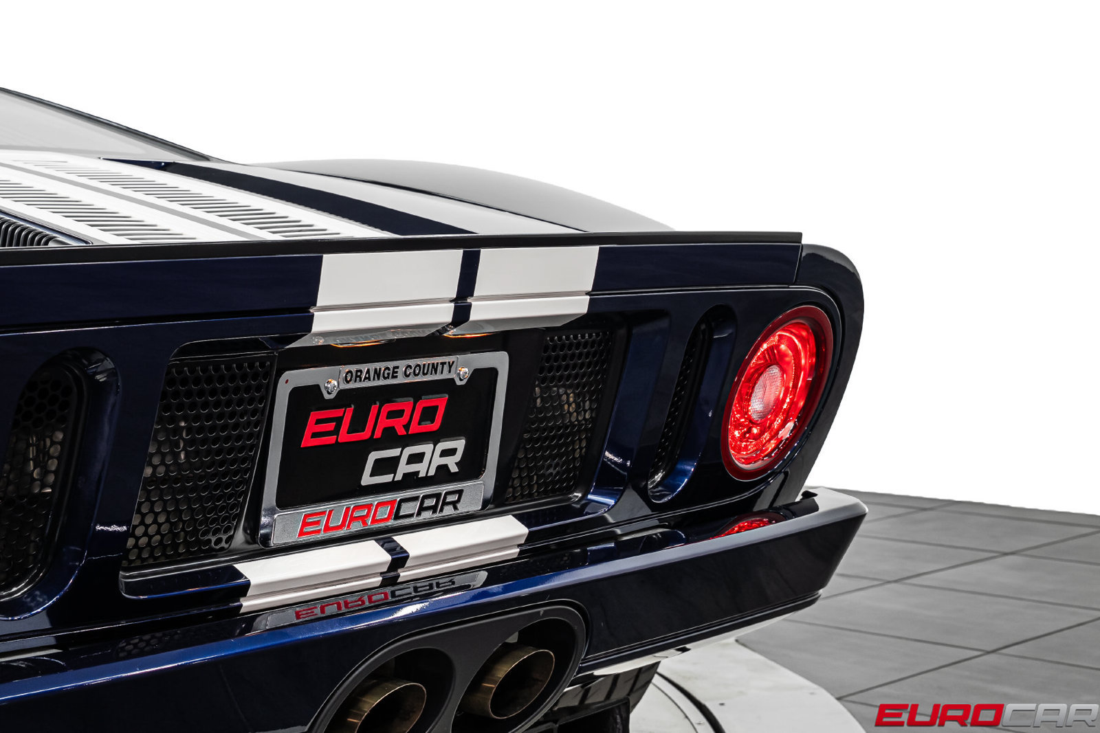 Used 2005 Ford GT RWD image 28
