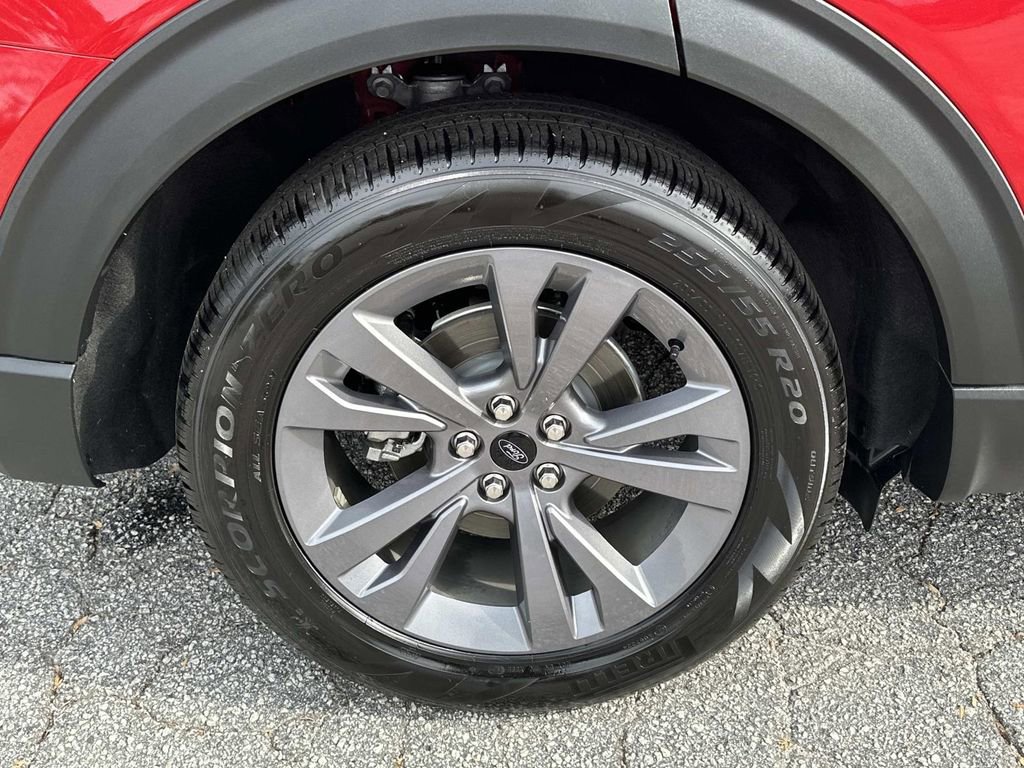 Used 2023 Ford Explorer XLT w/ Equipment Group 202A image 18