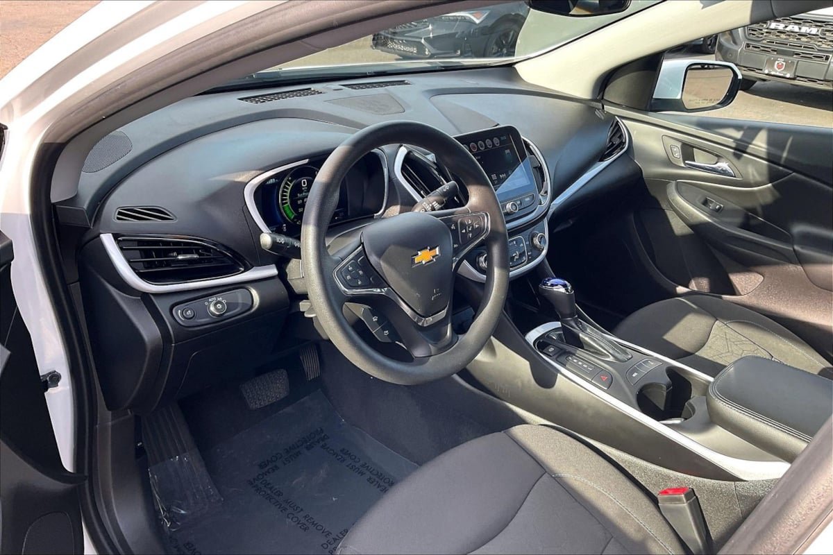 Used 2018 Chevrolet Volt LT FWD image 12