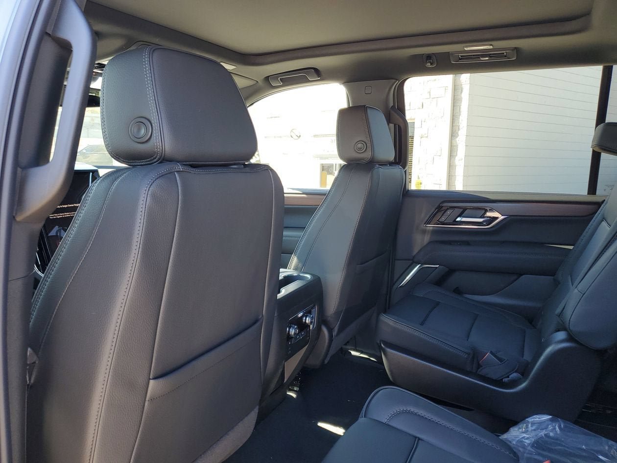 New 2026 GMC Yukon XL Denali w/ Sun & Power Step Package AWD/4WD image 10