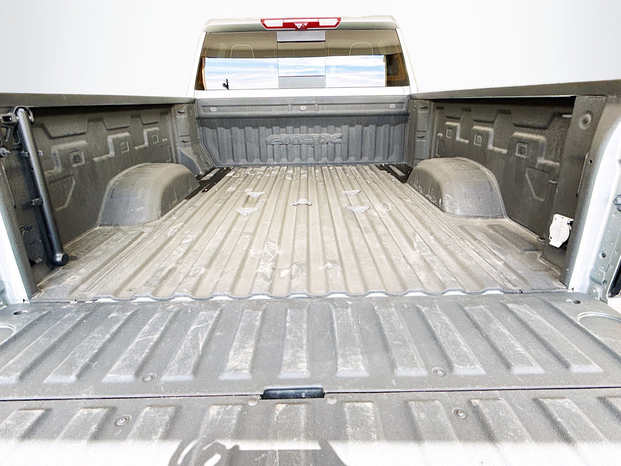 Used 2024 GMC Sierra 2500 AT4X image 28