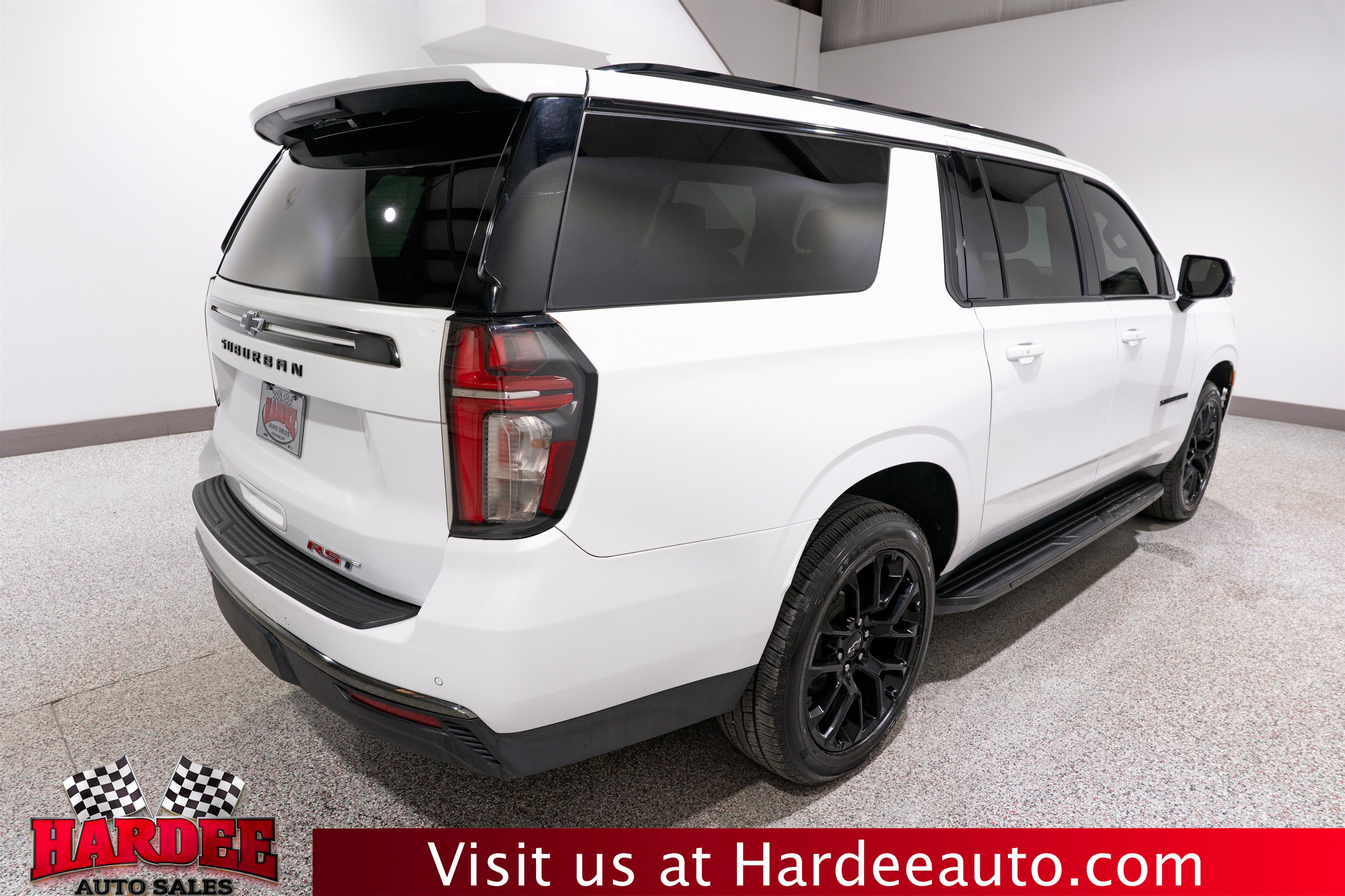 Used 2022 Chevrolet Suburban RST w/ Luxury Package AWD/4WD image 5