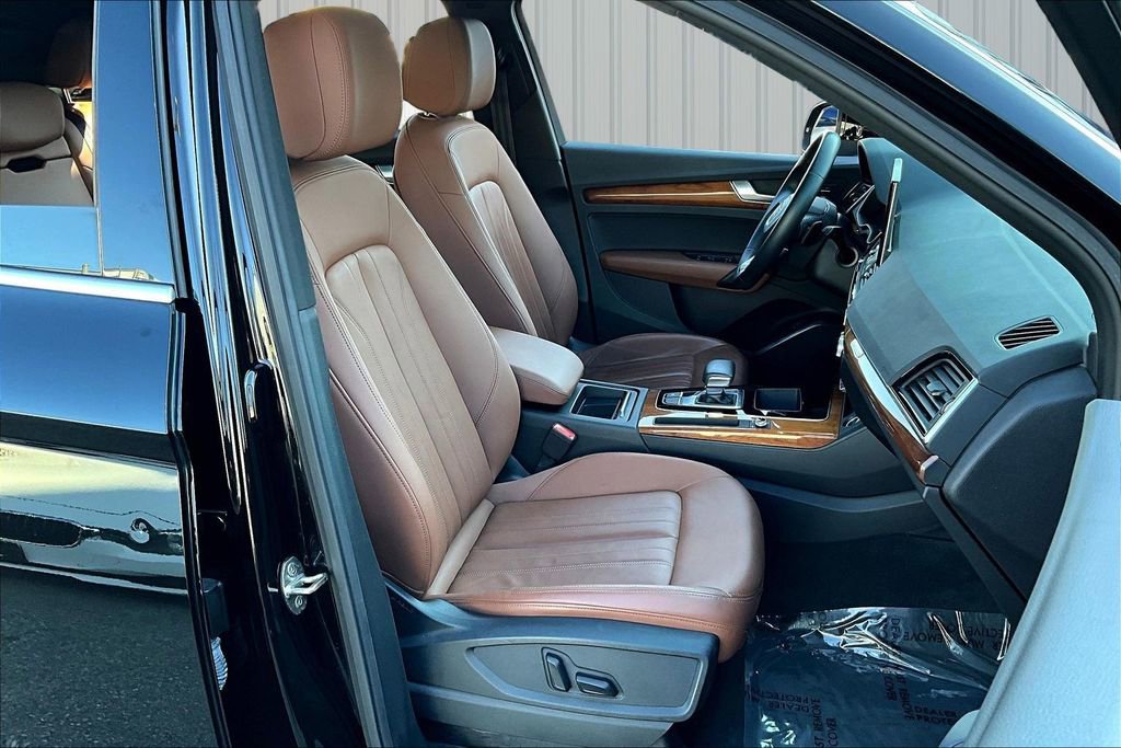 Used 2021 Audi Q5 2.0T Premium w/ Convenience Package image 29