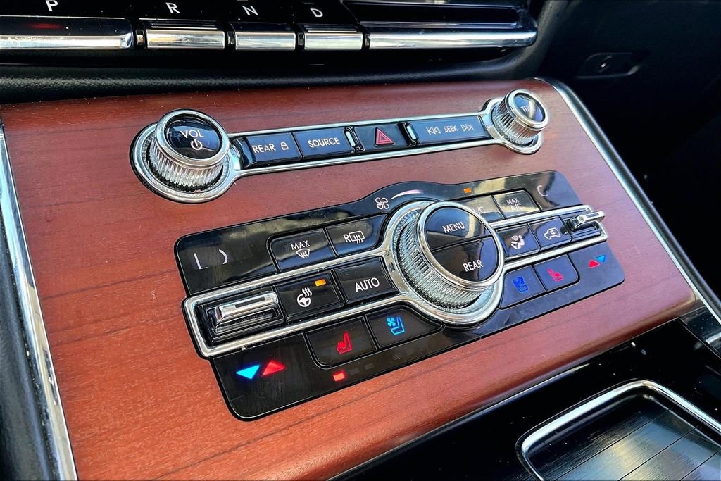 Used 2020 Lincoln Aviator Reserve w/ Elements Package Plus image 32