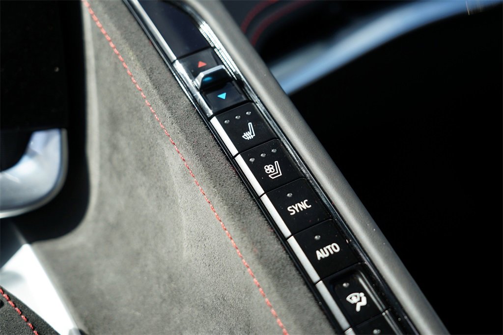 Used 2023 Chevrolet Corvette Stingray Premium Conv w/ Z51 Performance Package image 30