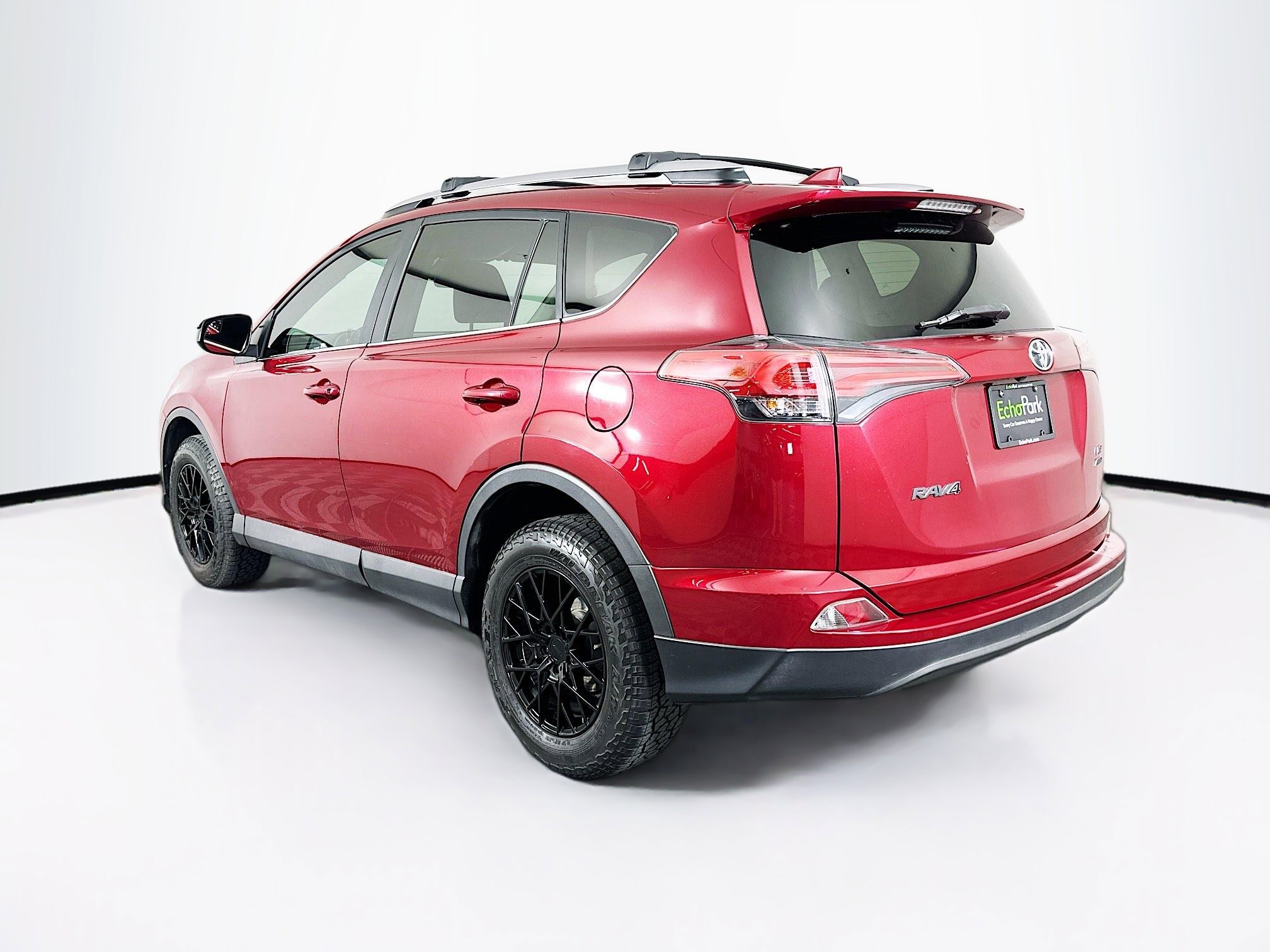 Used 2018 Toyota RAV4 LE w/ Carpet Mat Package image 5
