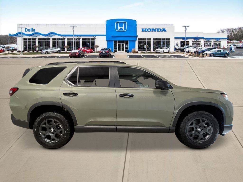 New 2026 Honda Pilot TrailSport image 2