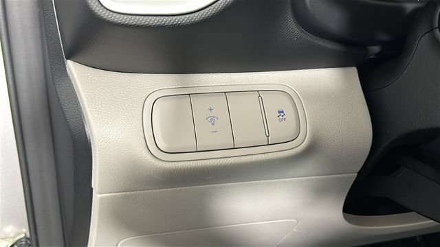 Used 2023 Hyundai Venue SEL FWD image 19